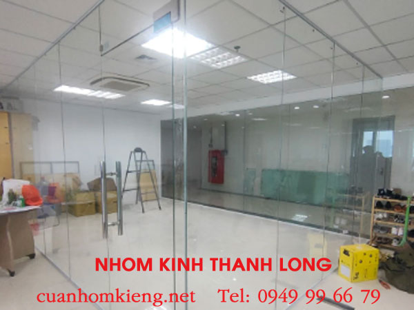 sua-cua-kinh-van-phong