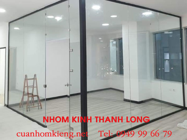 sua-cua-kinh-van-phong