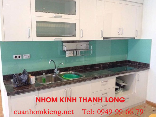 gia-kinh-op-bep-mau-xanh-ngoc