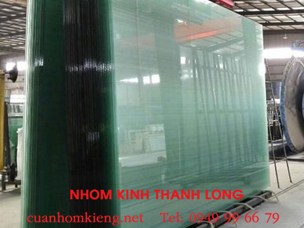 kinh-cuong-luc-8-ly-gia-bao-nhieu