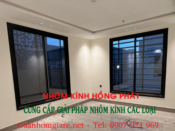 cua-nhom-kinh-quan-tan-phu